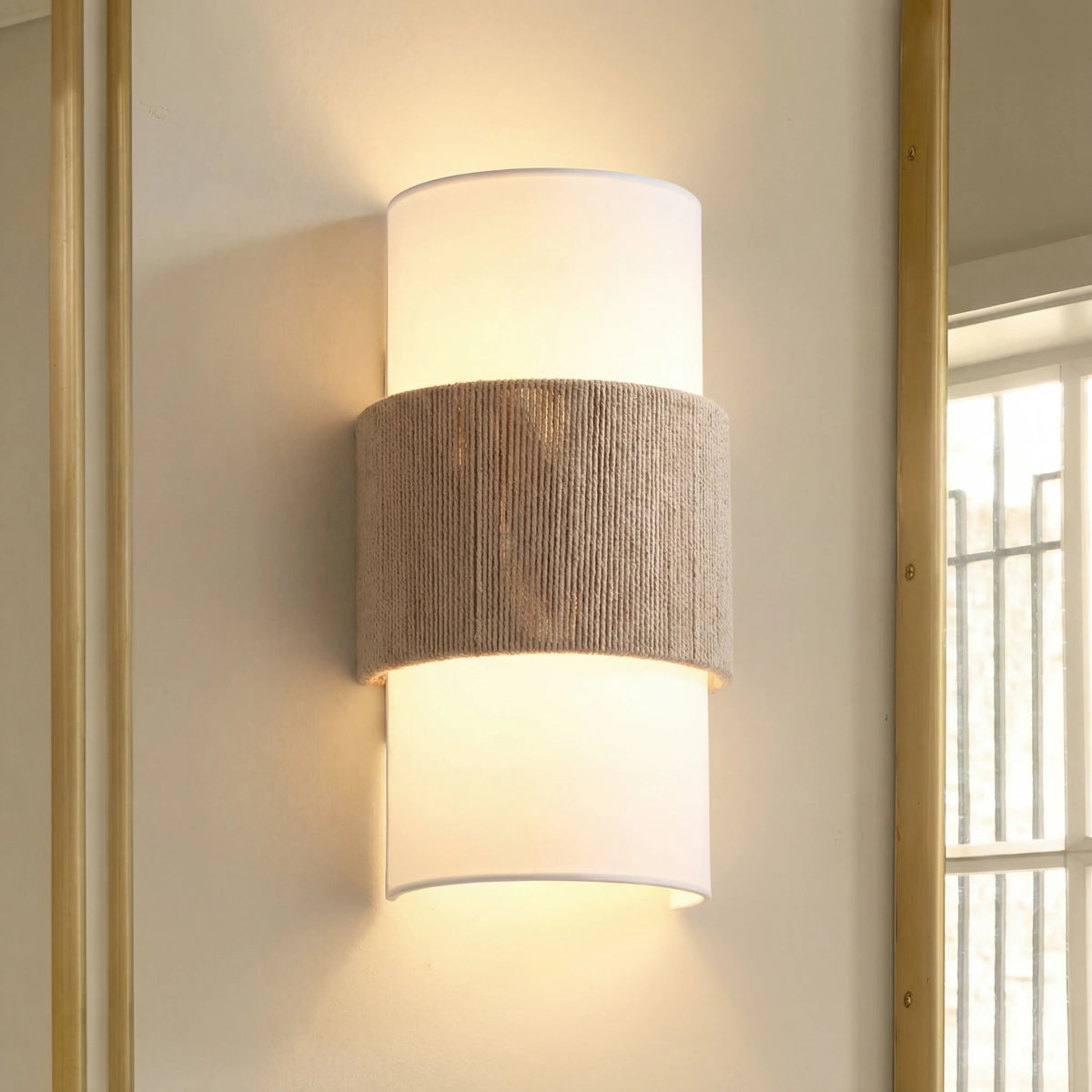Kinkiet Skandynawski z Cylindrycznym Kloszem i Plecioną Dekoracją