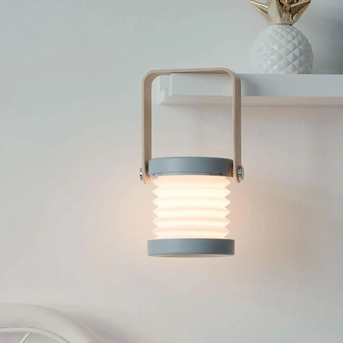 Lampa Stołowa Vintage w Kształcie Latarni z Rączką