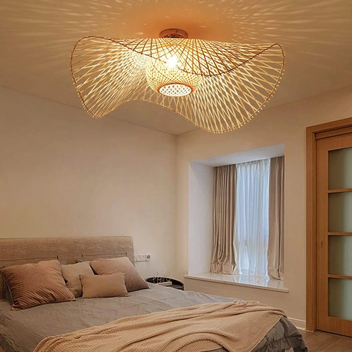 Lampa Sufitowa Boho z Plecioną Rattanową Kloszą w Kształcie Fali