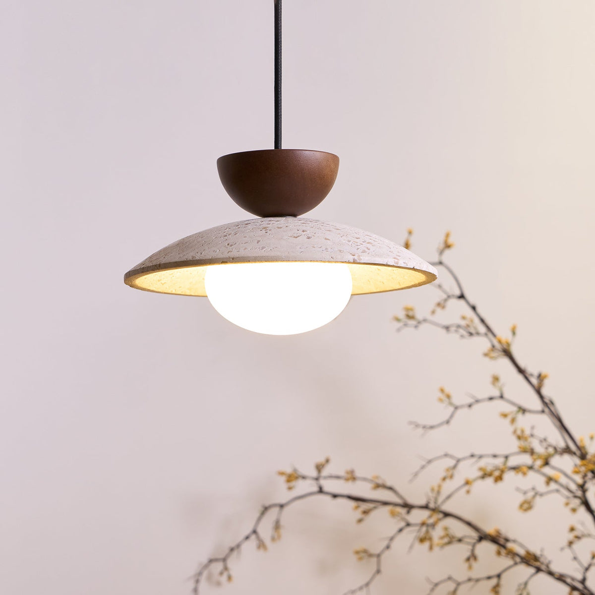 Lampa Wisząca Minimalistyczna z Trawertynem i Szklanym Kloszem