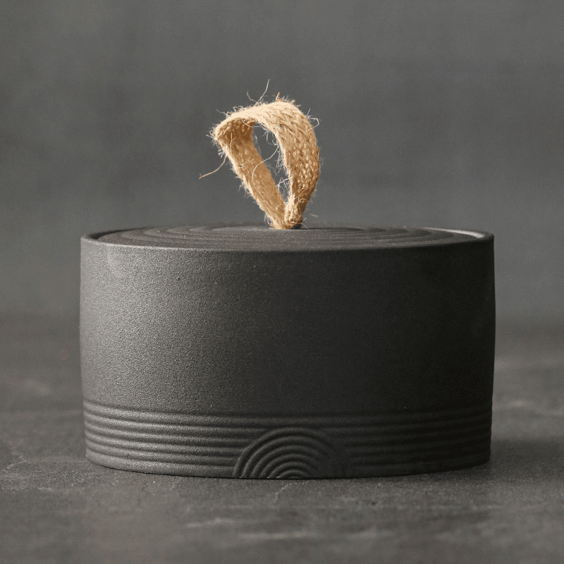 Ceramiczny Pojemnik z Pokrywką i Uchwytem z Juty w Stylu Wabi-Sabi