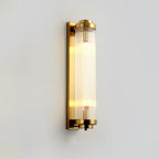 Kinkiet Art Deco z Ryflowanym Szkłem w Złotej Oprawie