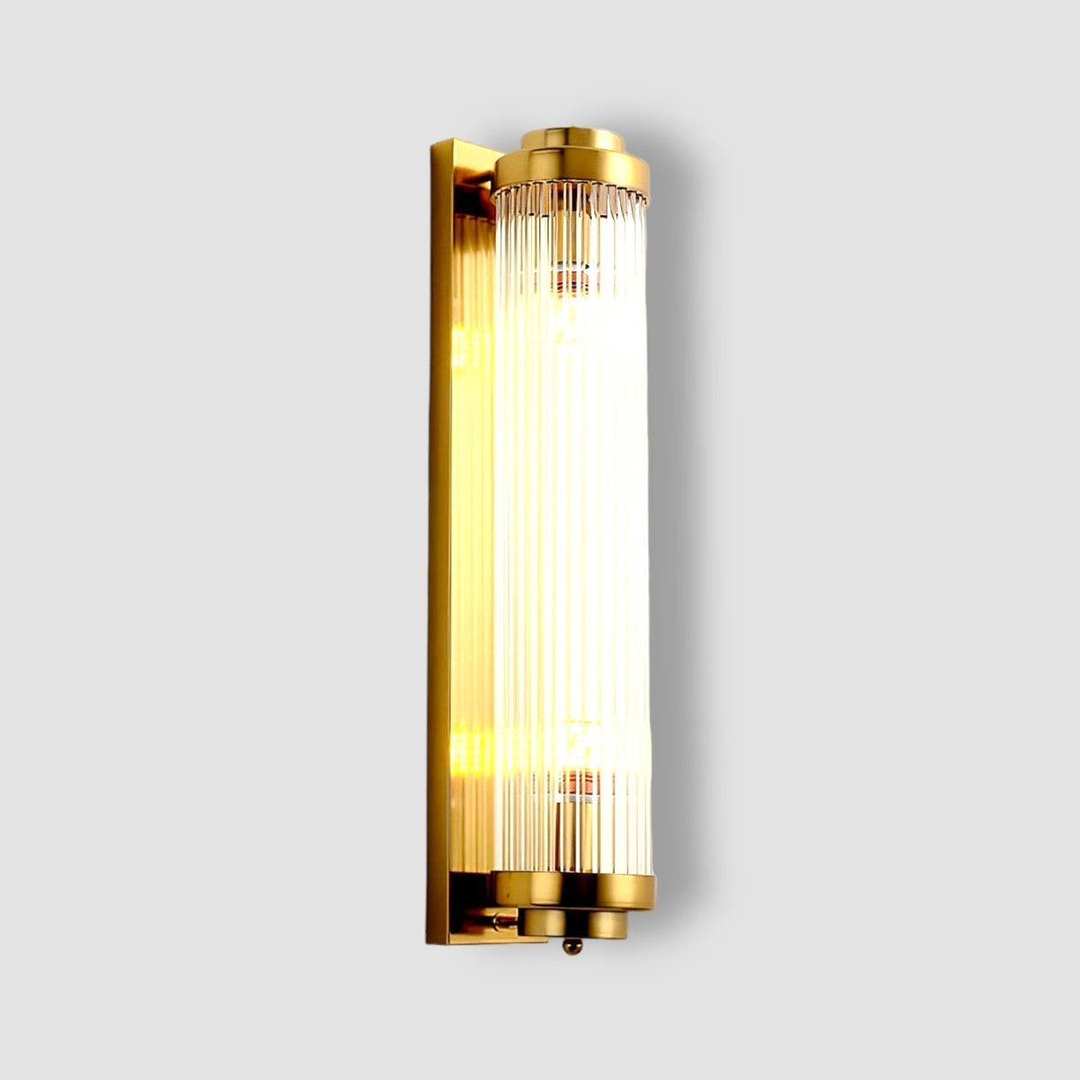 Kinkiet Art Deco z Ryflowanym Szkłem w Złotej Oprawie