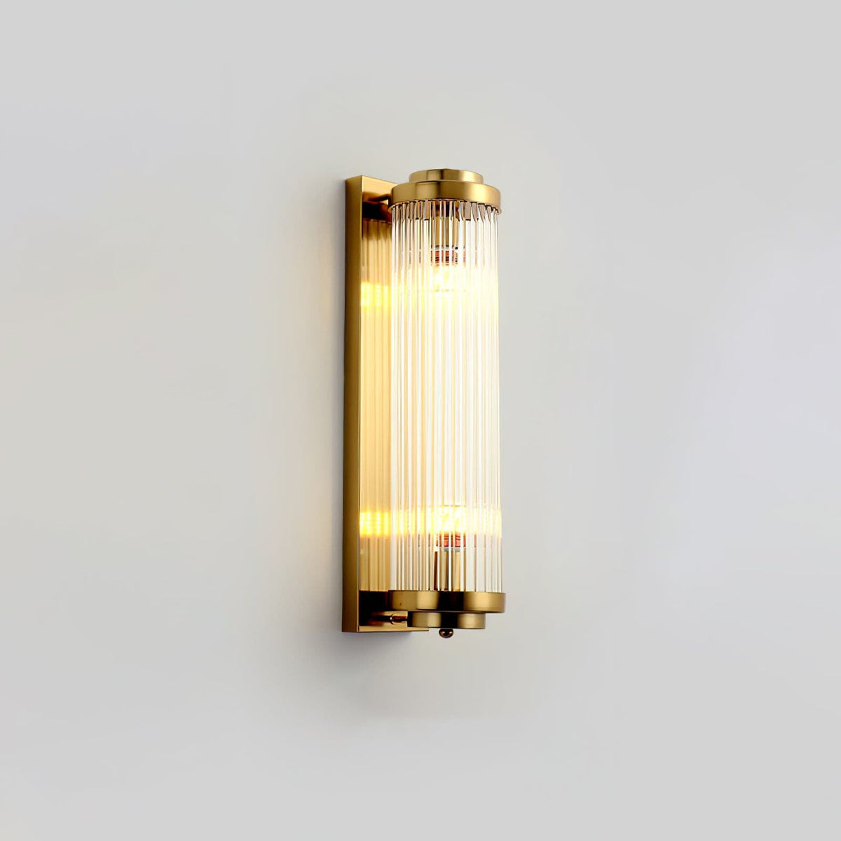 Kinkiet Art Deco z Ryflowanym Szkłem w Złotej Oprawie