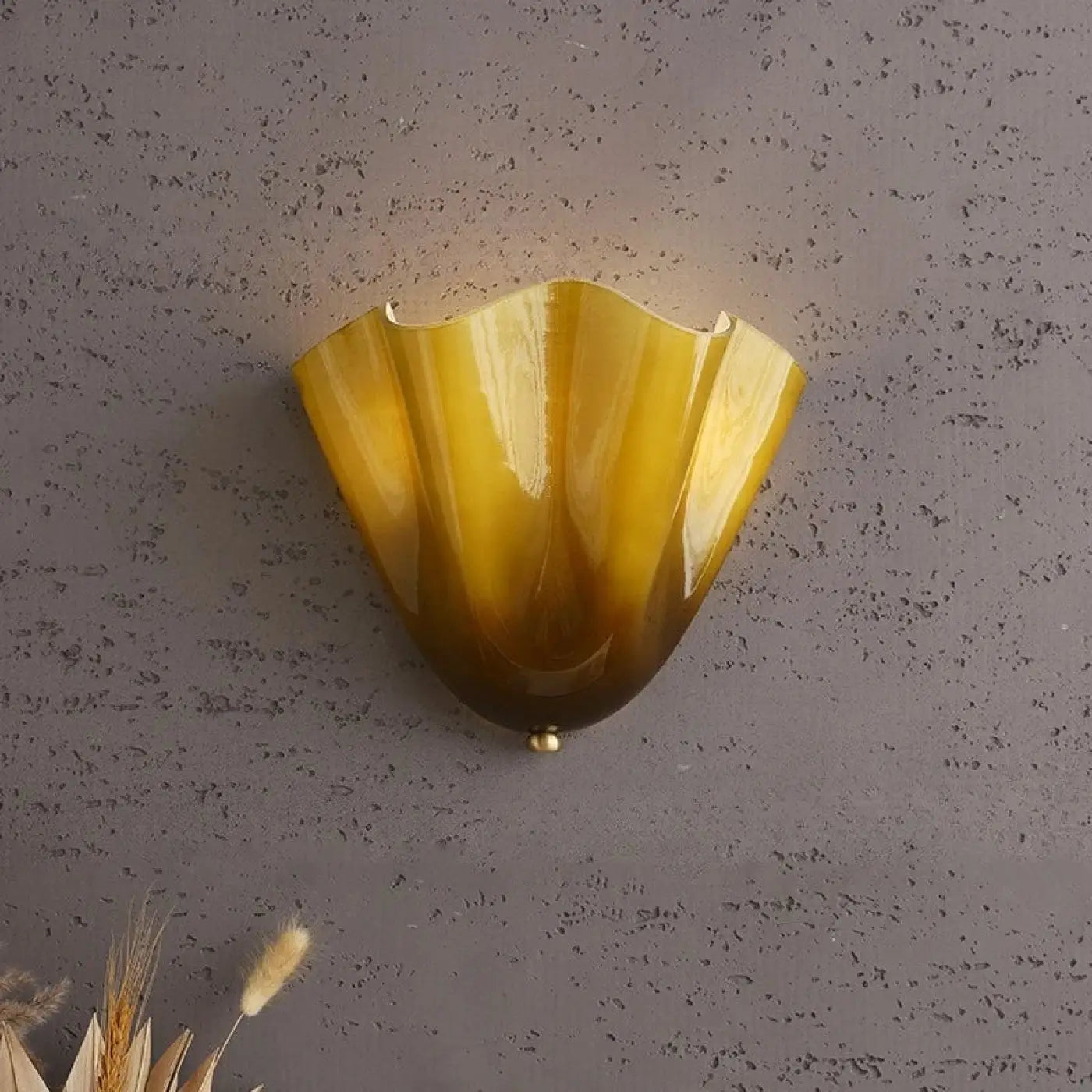 Kinkiet Art Deco ze Szklanym Kloszem w Kształcie Muszli
