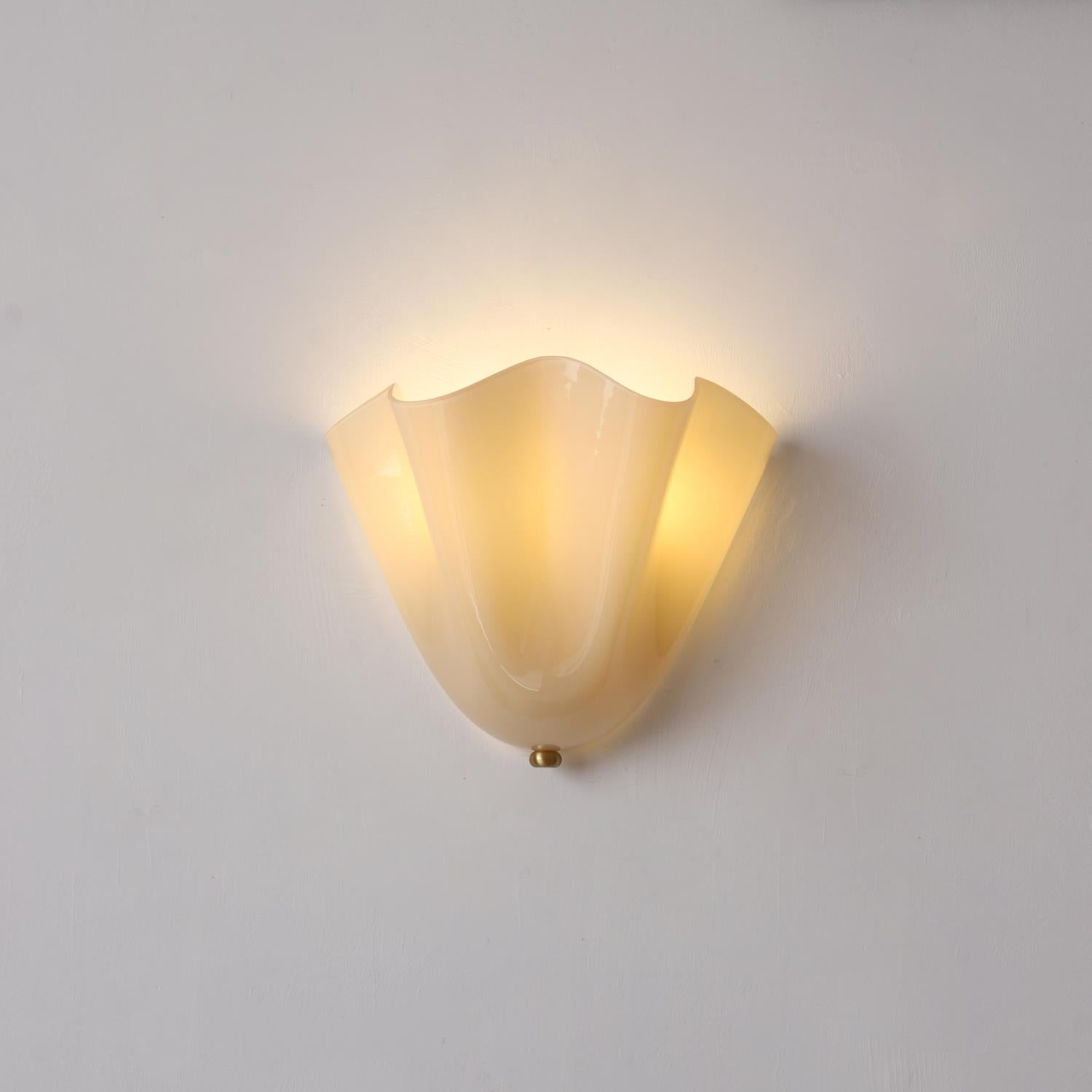 Kinkiet Art Deco ze Szklanym Kloszem w Kształcie Tulipana