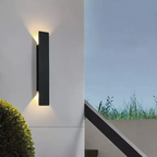 Kinkiet Zewnętrzny Minimalistyczny z Dwukierunkowym Światłem i Zintegrowanym LED
