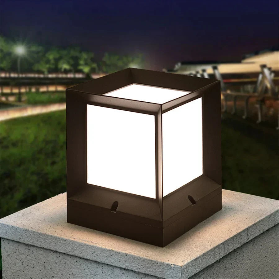 Lampa Ogrodowa na Słupek Nowoczesna z Kwadratowym Kloszem