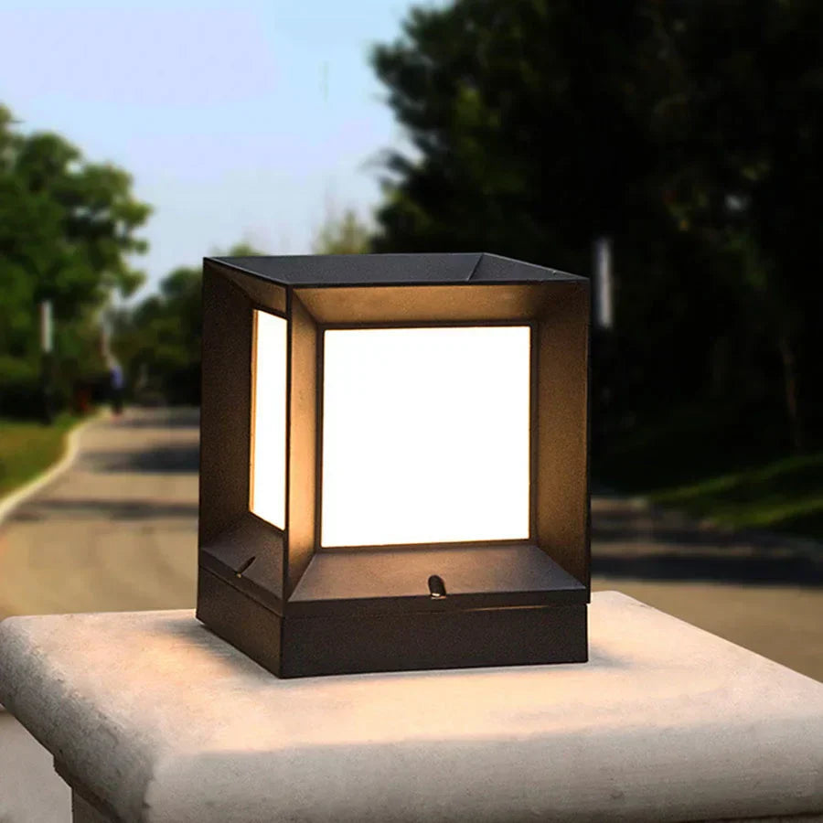 Lampa Ogrodowa na Słupek Nowoczesna z Kwadratowym Kloszem