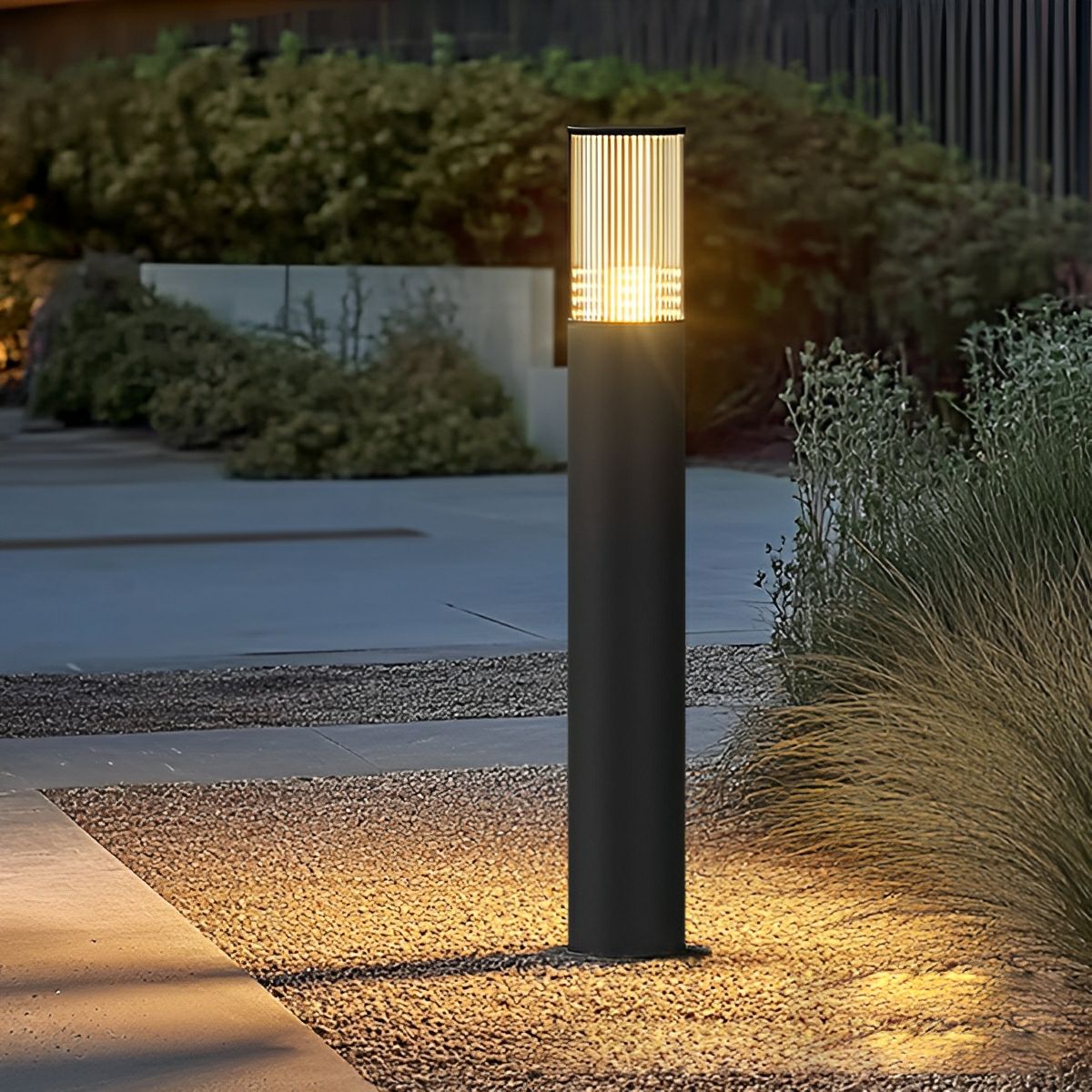 Lampa Ogrodowa Słupkowa Nowoczesna z Ryflowanym Kloszem na Zewnątrz