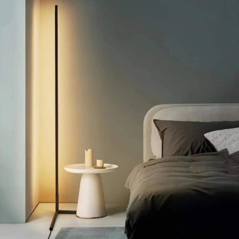 Lampa Podłogowa Minimalistyczna do Narożnika z Pilotem i Ściemniaczem