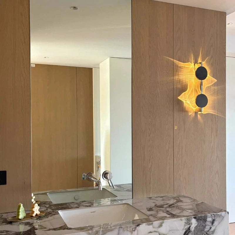 Lampa Ścienna Minimalistyczna z Efektem Falującej Poświaty i Obrotowym Kloszem