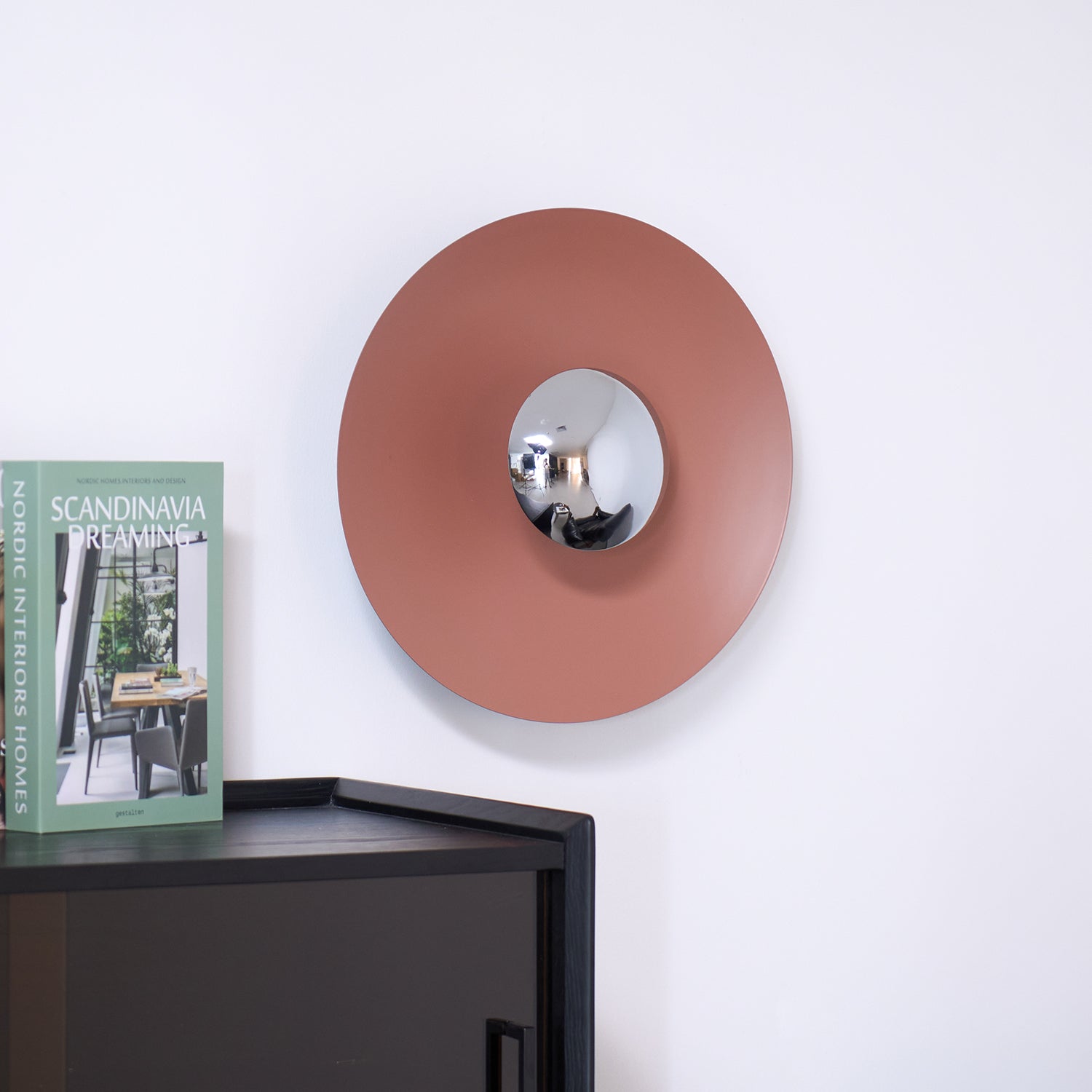 Lampa Ścienna Nowoczesna Minimalistyczna z Okrągłym Kloszem i Zintegrowanym LED
