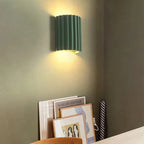 Lampa Ścienna Skandynawska z Pofalowanym Kloszem i Dwukierunkowym Światłem