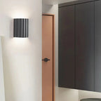 Lampa Ścienna Skandynawska z Pofalowanym Kloszem i Dwukierunkowym Światłem