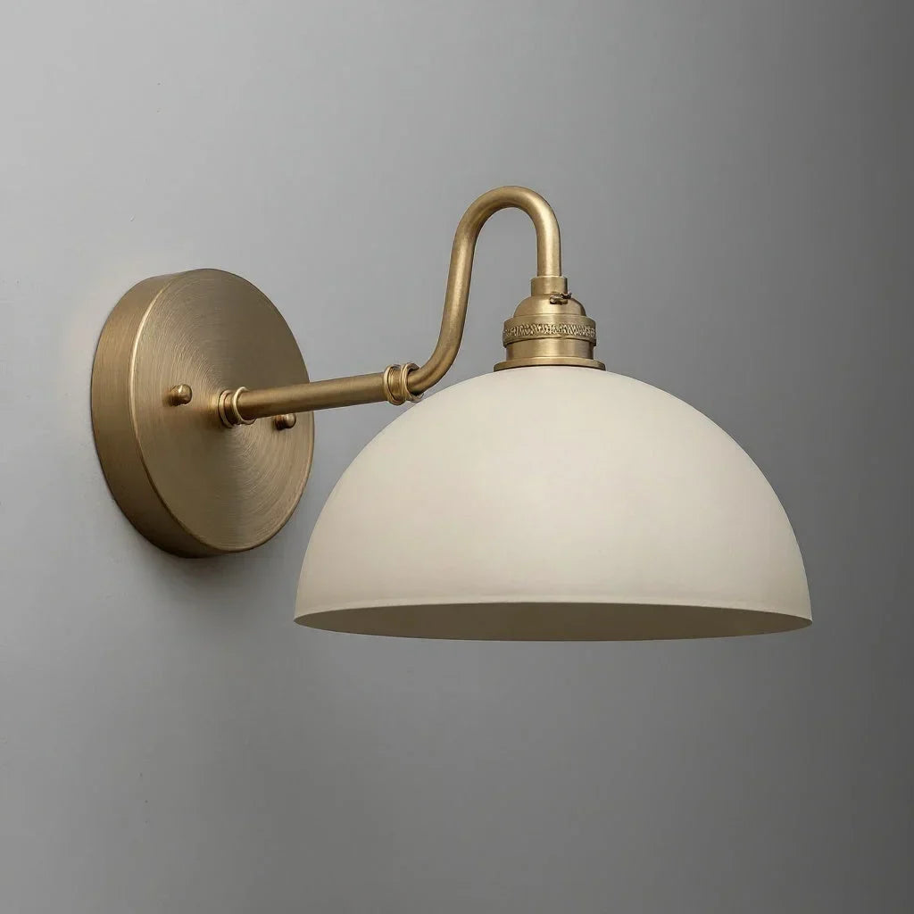 Lampa Ścienna Vintage z Mosiężnym Ramieniem i Kloszem w Kształcie Misy