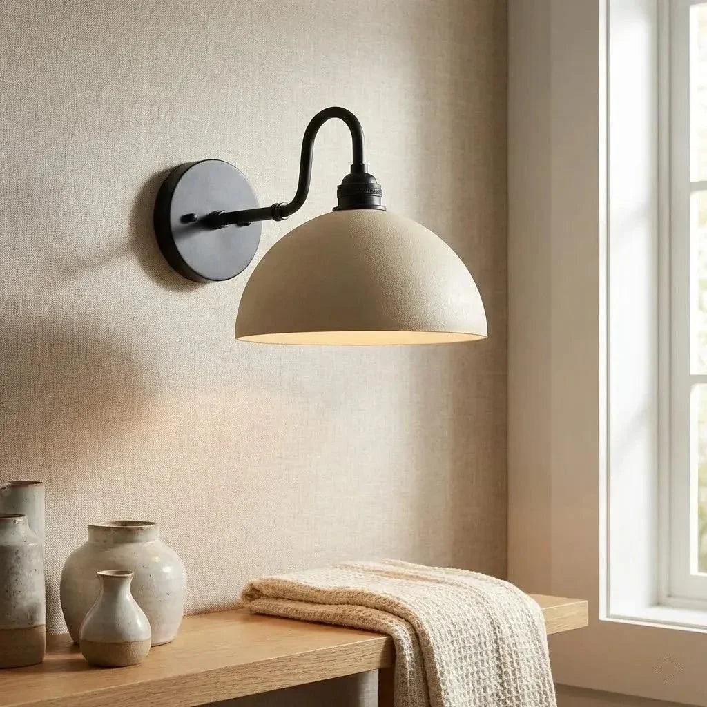 Lampa Ścienna Vintage z Mosiężnym Ramieniem i Kloszem w Kształcie Misy