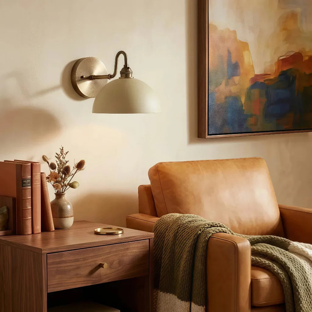 Lampa Ścienna Vintage z Mosiężnym Ramieniem i Kloszem w Kształcie Misy