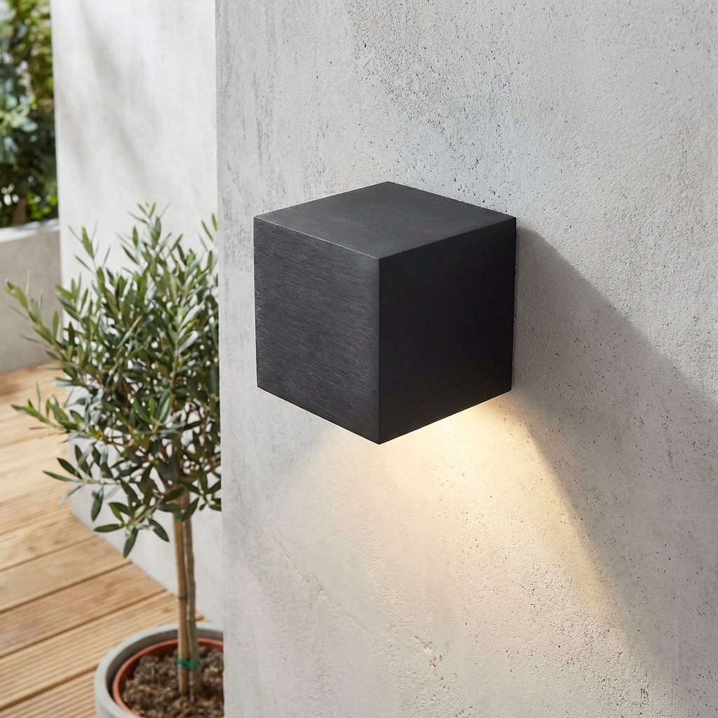 Lampa Ścienna Zewnętrzna Nowoczesna z Kwadratową Obudową do Elewacji i Tarasu