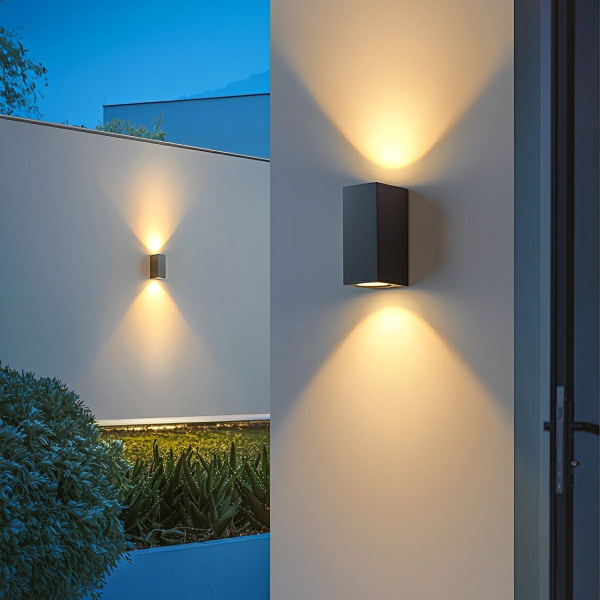 Lampa Ścienna Zewnętrzna Nowoczesna z Kwadratową Obudową do Elewacji i Tarasu