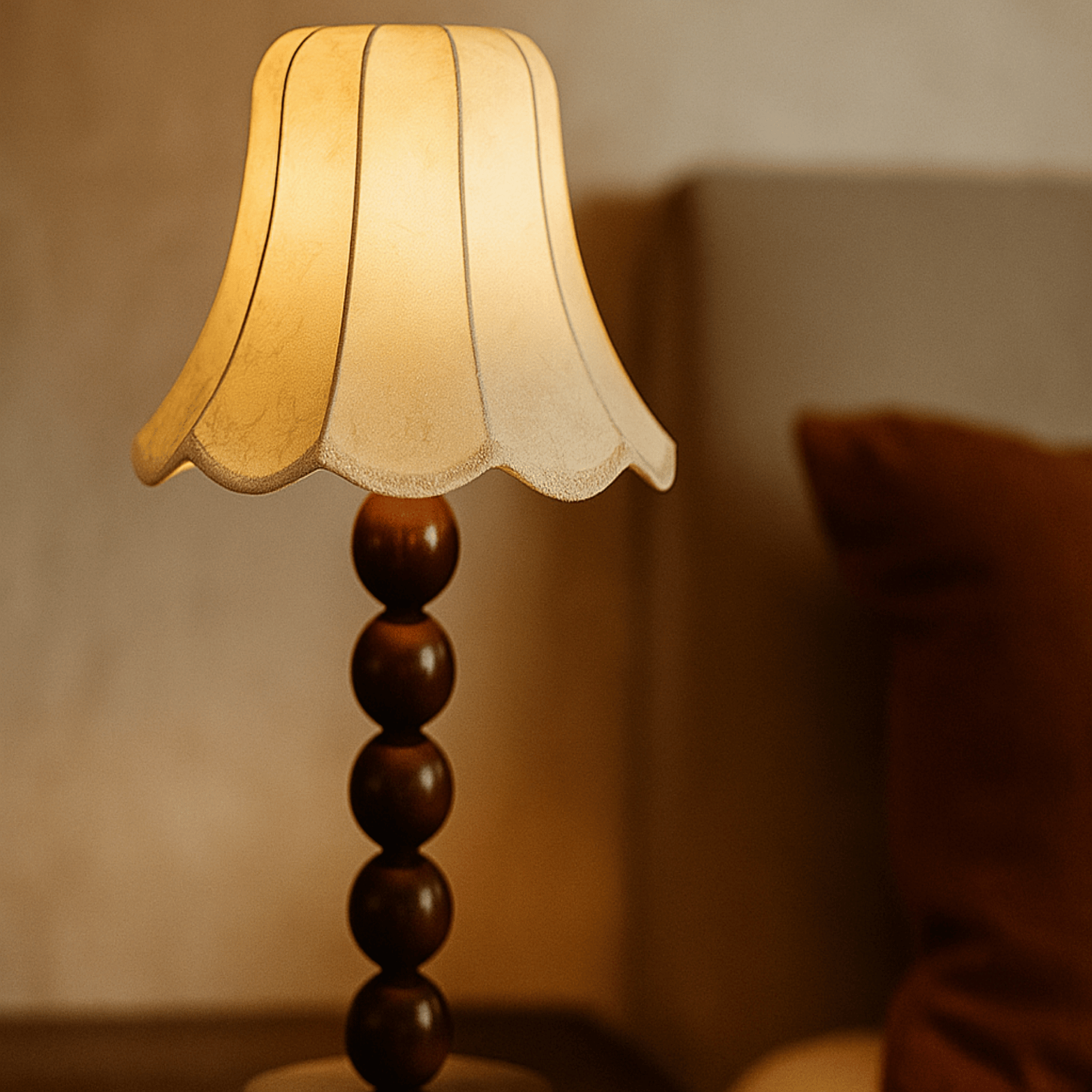Lampa Stojąca i Stołowa Retro z Kloszem w Kształcie Kwiatu i Drewnianą Podstawą
