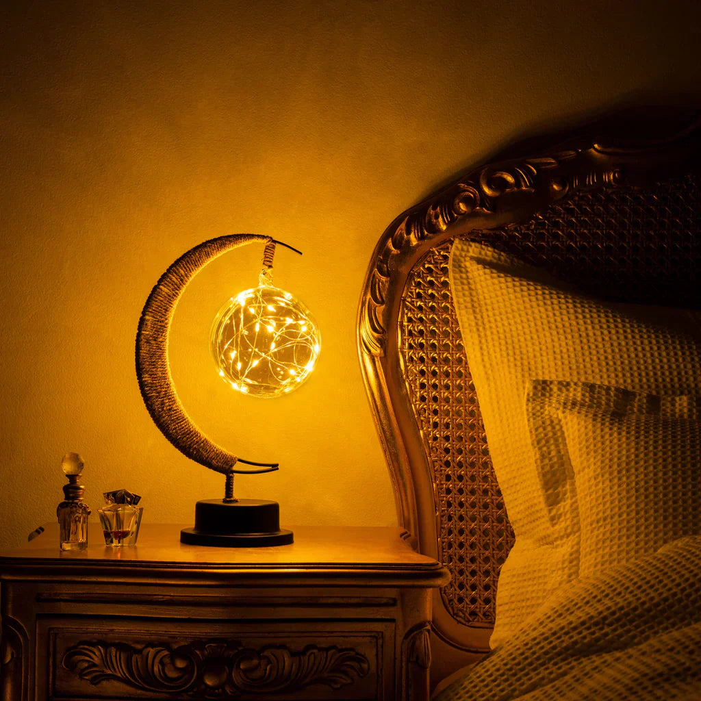 Lampa Stołowa Boho z Półksiężycem i Szklaną Kulą z Lampkami