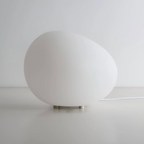 Lampa Stołowa Minimalistyczna w Kształcie Otoczaka z Mlecznego Szkła