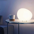 Lampa Stołowa Minimalistyczna z Organicznym Kloszem w Kształcie Kamienia