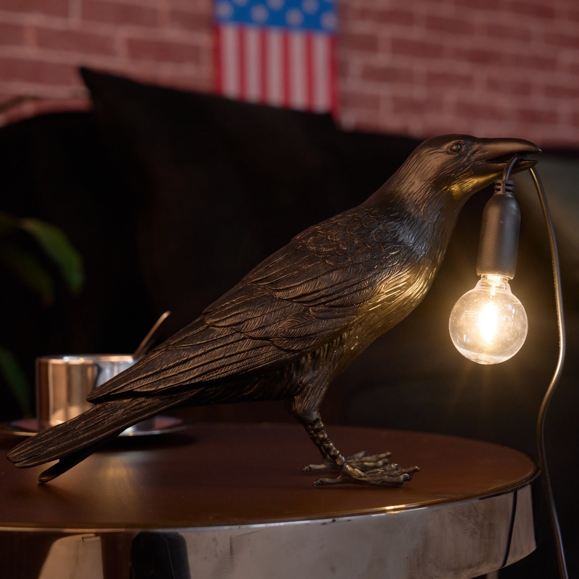 Lampa Stołowa Modern w Kształcie Kruka z Żarówką Edison