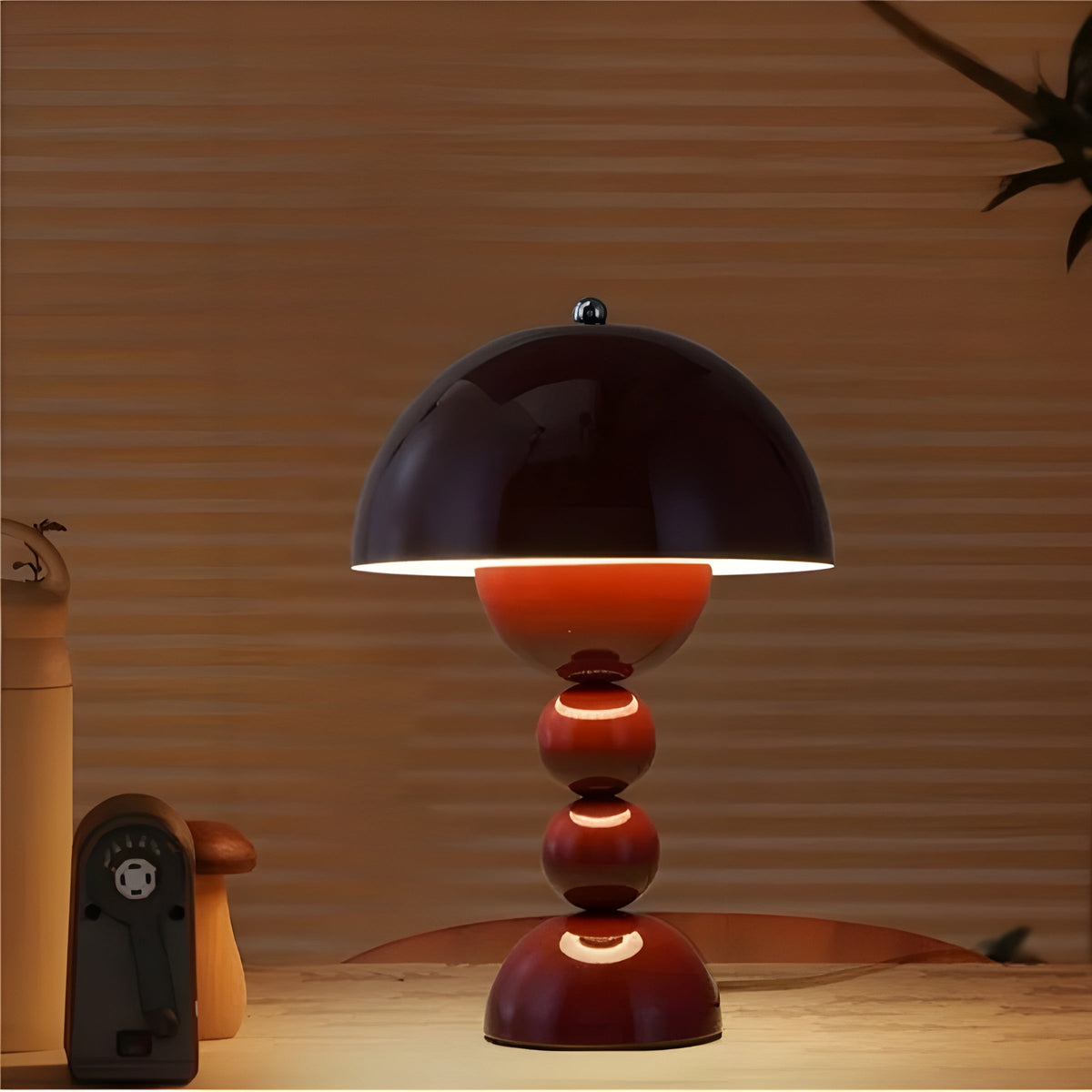 Lampa Stołowa Retro z Kloszem Kopułowym i Podstawą Kulową Regulacja Jasności