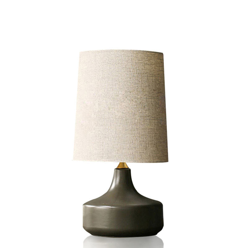 Nordycka Lampa Stołowa z Ceramiczną Podstawą i Abażurem