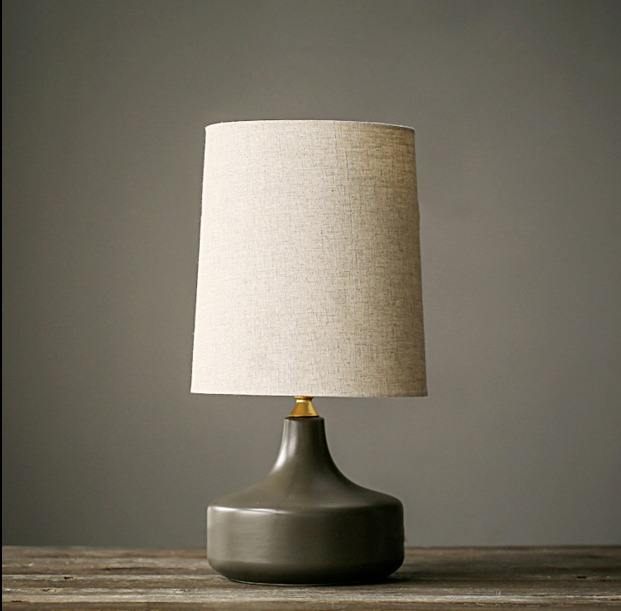 Nordycka Lampa Stołowa z Ceramiczną Podstawą i Abażurem