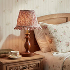 Lampa Stołowa Vintage z Plisowanym Kloszem w Kwiaty na Toczonej Podstawie