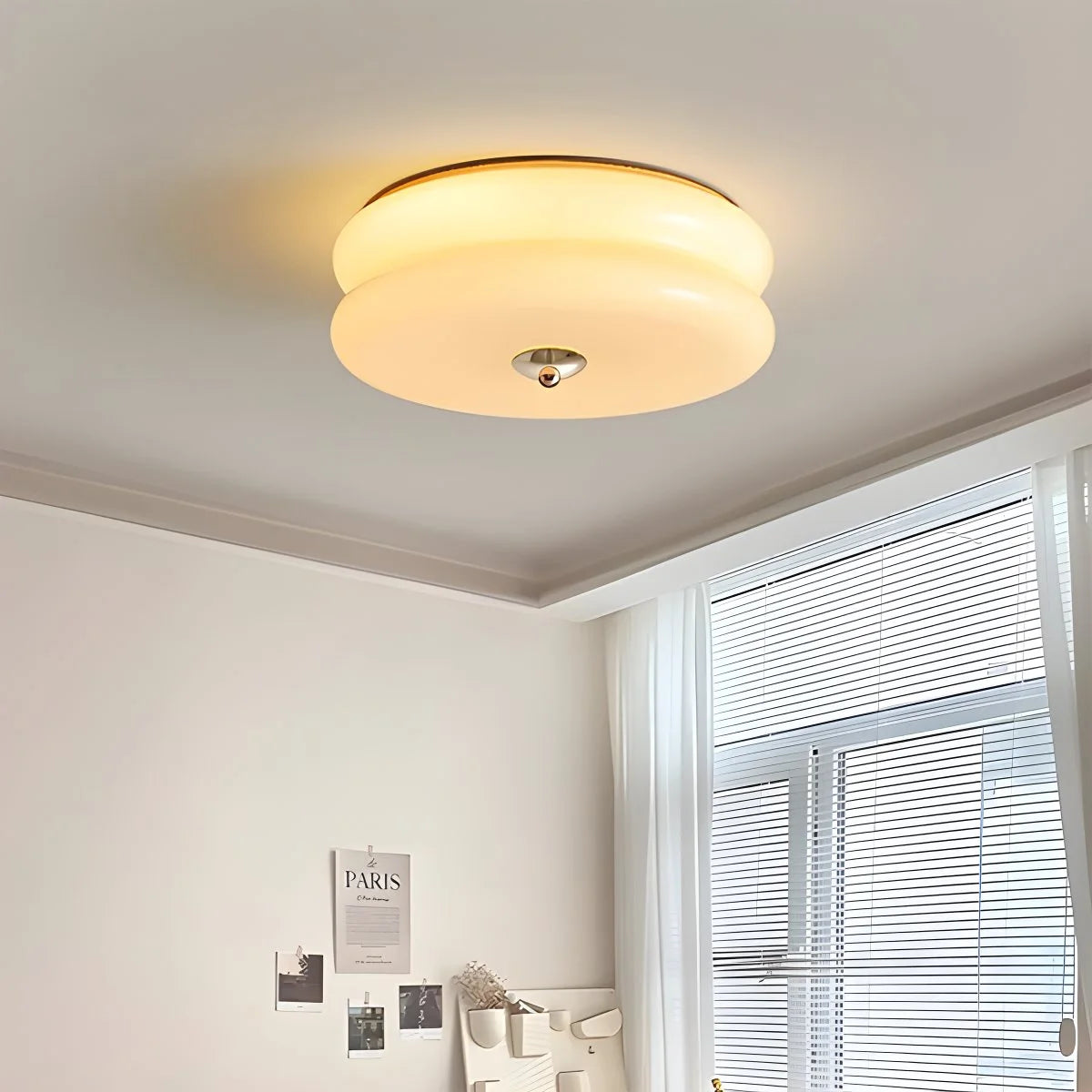 Lampa Sufitowa Art Deco z Okrągłym Kloszem w Stylu Vintage