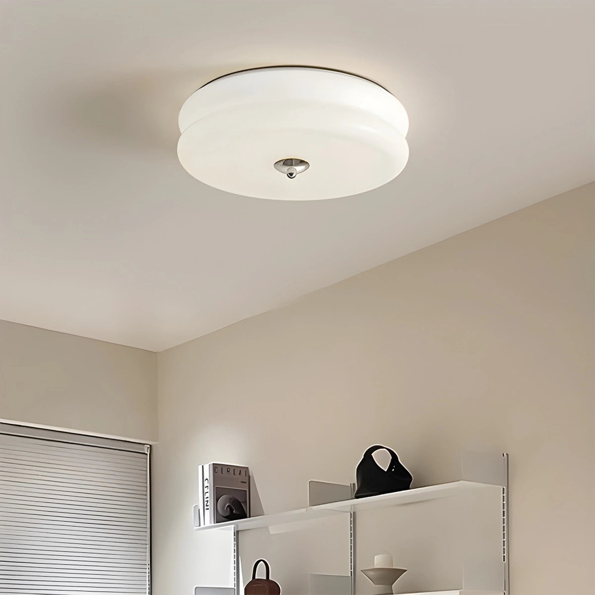 Lampa Sufitowa Art Deco z Okrągłym Kloszem w Stylu Vintage