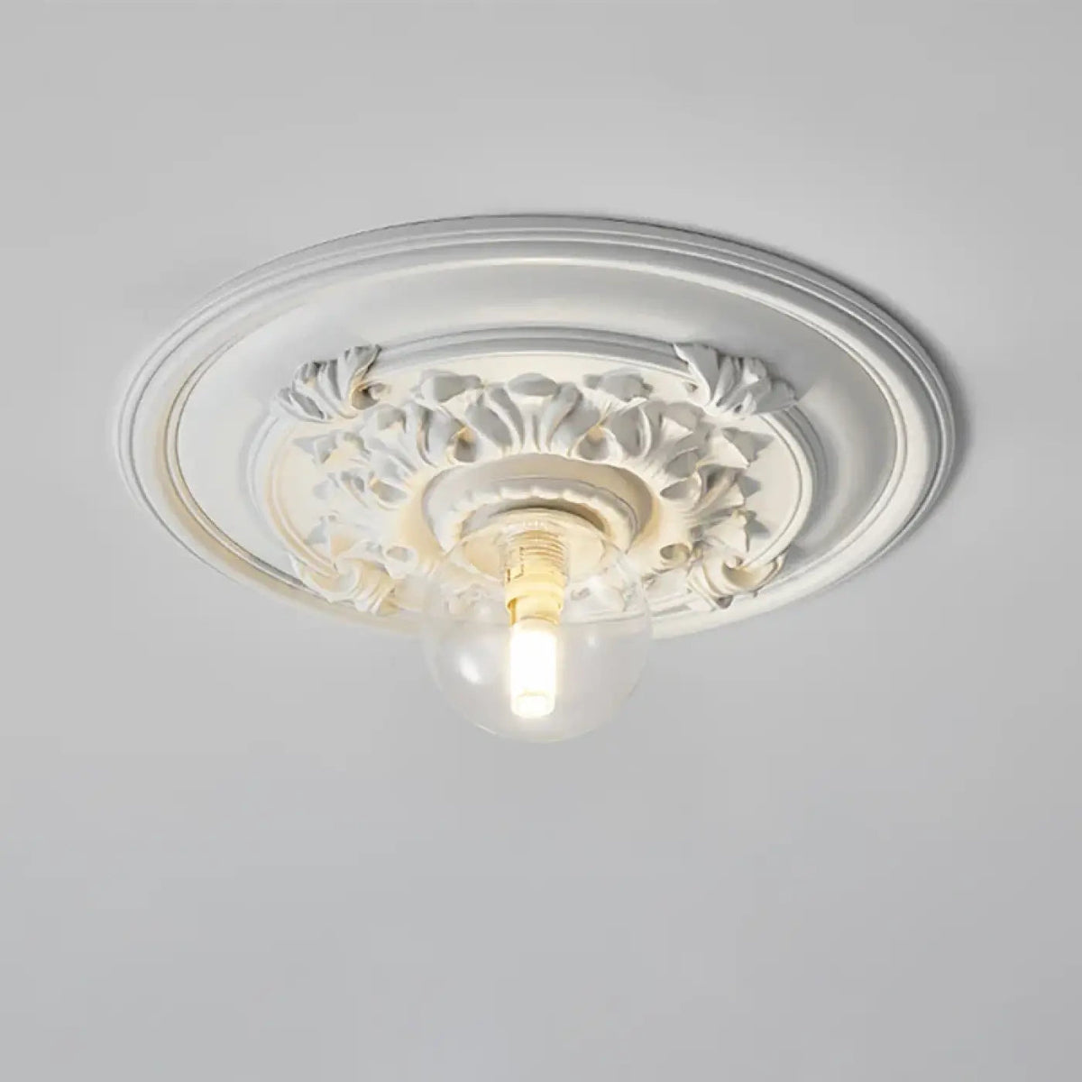 Lampa Sufitowa Art Deco z Ozdobną Rozetą Sufitową