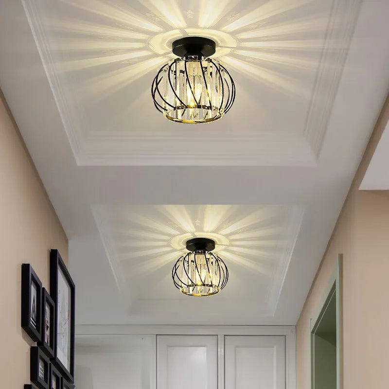 Lampa Sufitowa Glamour z Kryształami i Metalową Kloszem Kulistym