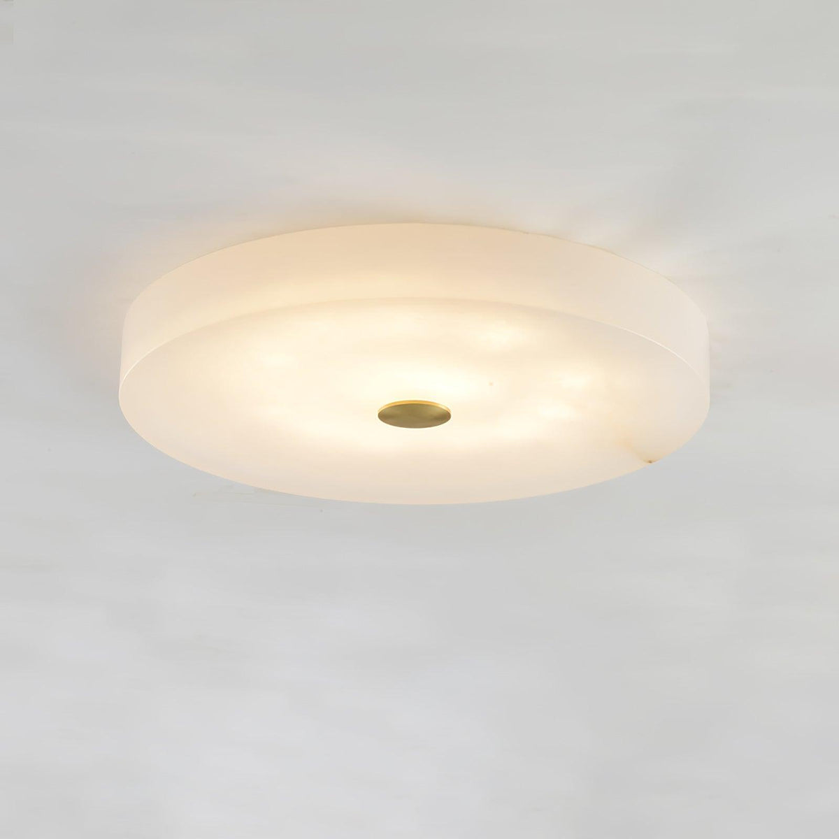 Lampa Sufitowa Minimalistyczna z Alabastrem i Złotym Detalem