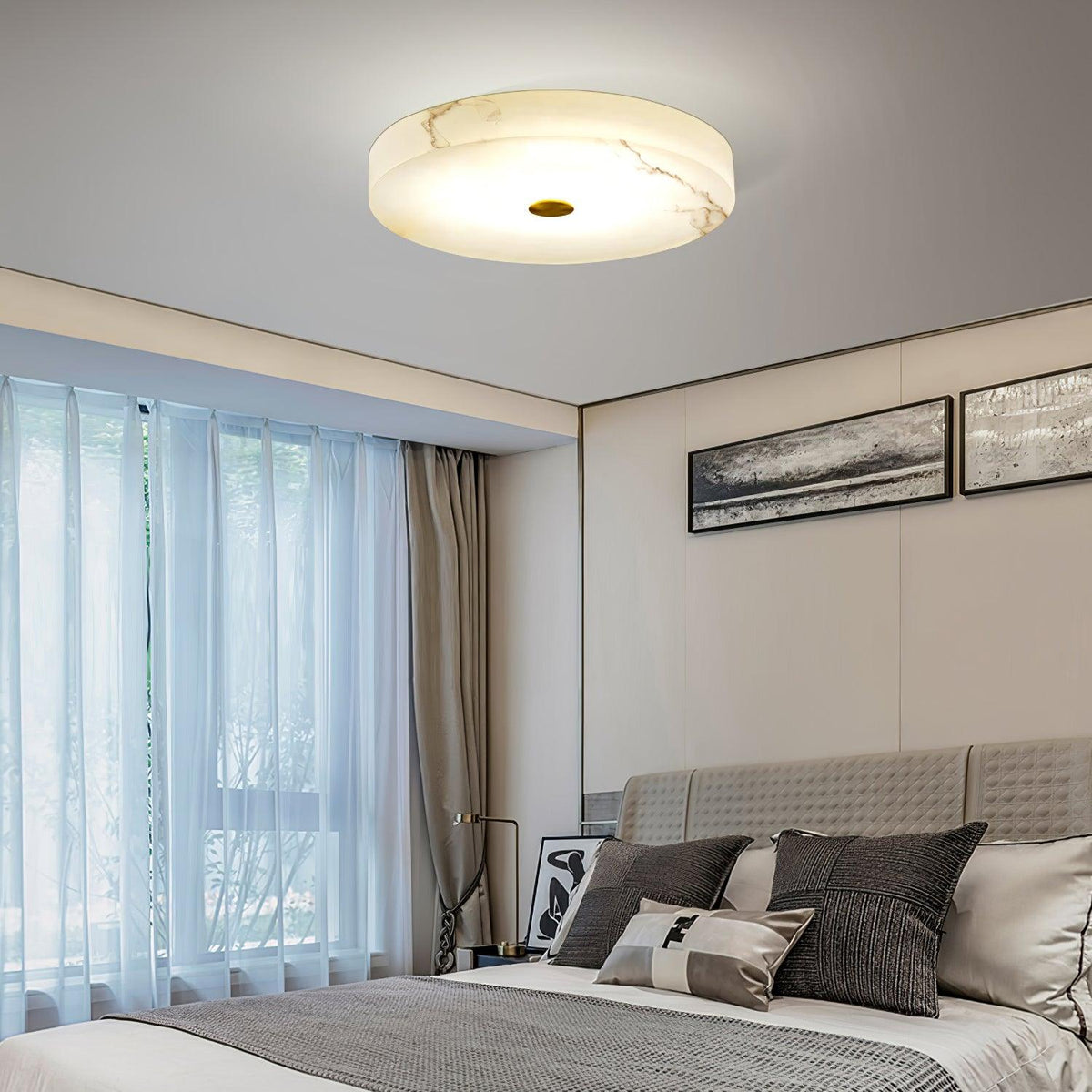Lampa Sufitowa Minimalistyczna z Alabastrem i Złotym Detalem