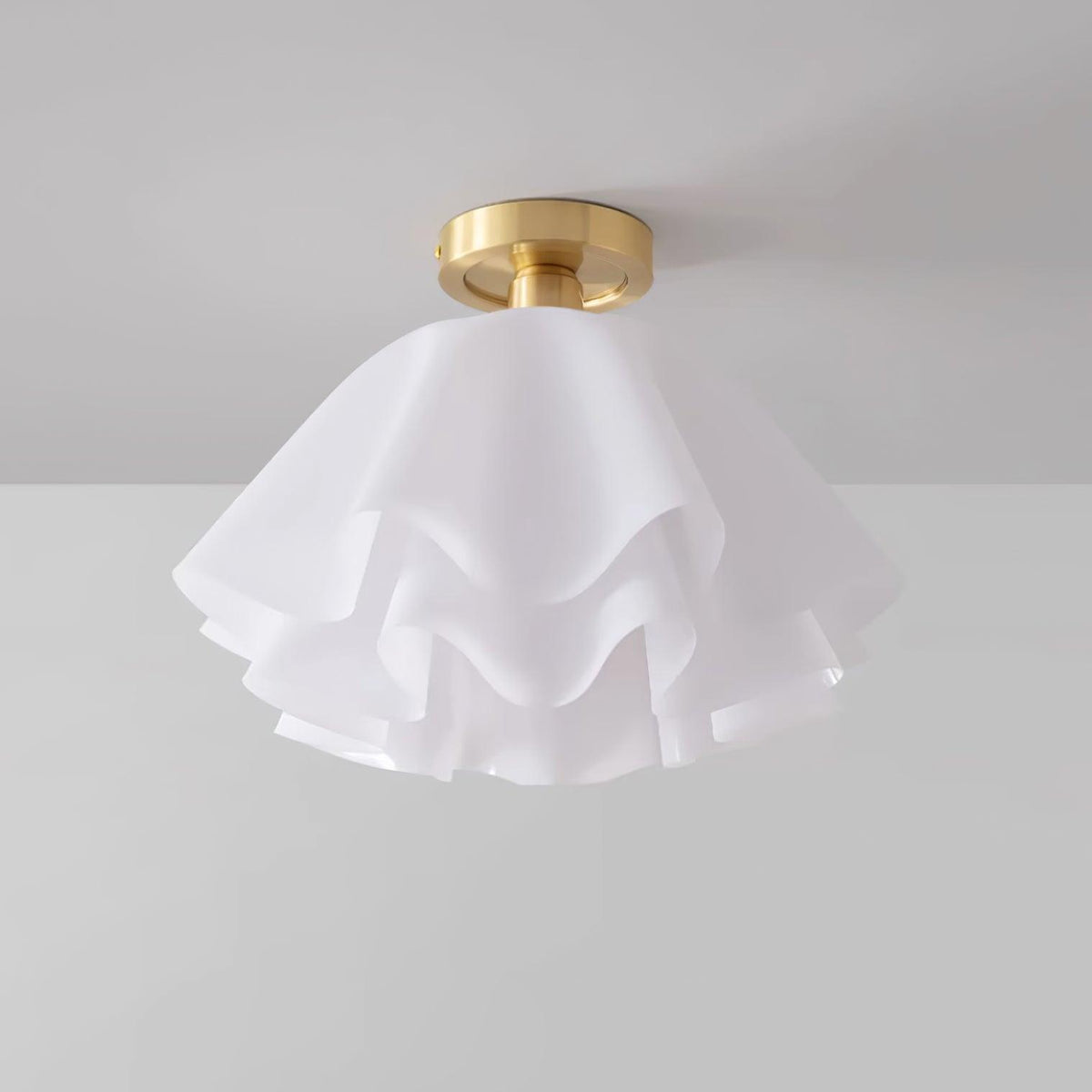 Lampa Sufitowa Nowoczesna z Falowanym Kloszem w Kształcie Kwiatu