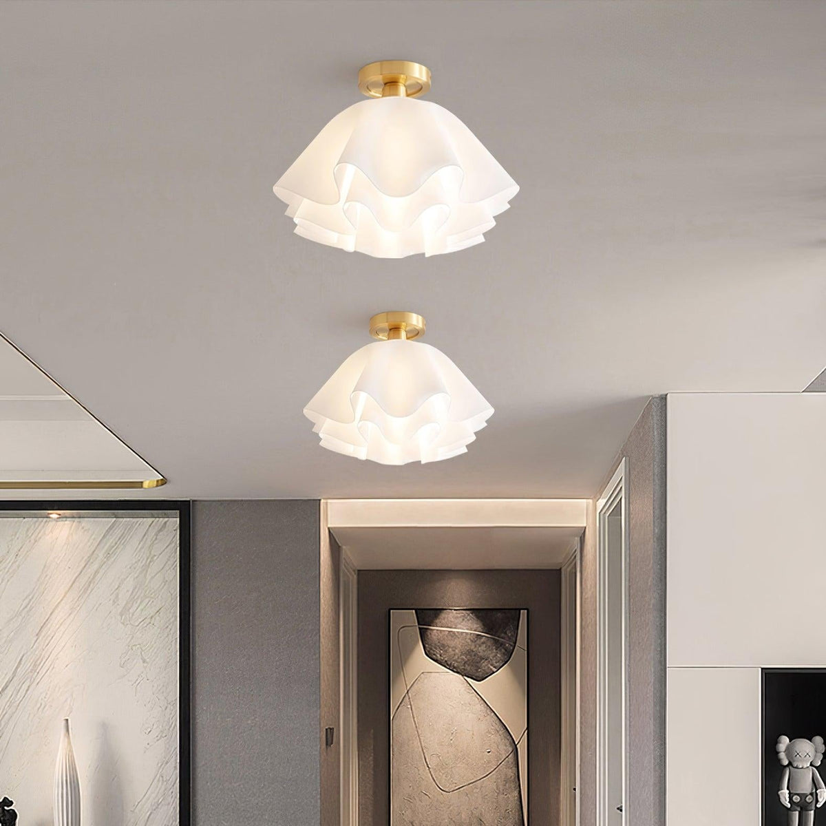 Lampa Sufitowa Nowoczesna z Falowanym Kloszem w Kształcie Kwiatu