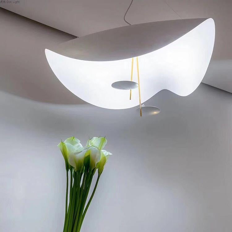 Lampa Sufitowa Nowoczesna z Falującym Kloszem w Kształcie Liścia