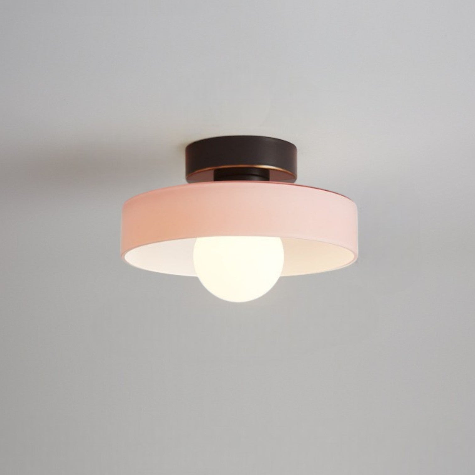 Lampa Sufitowa Nowoczesna z Okrągłym Kloszem i Żarówką Kulistą