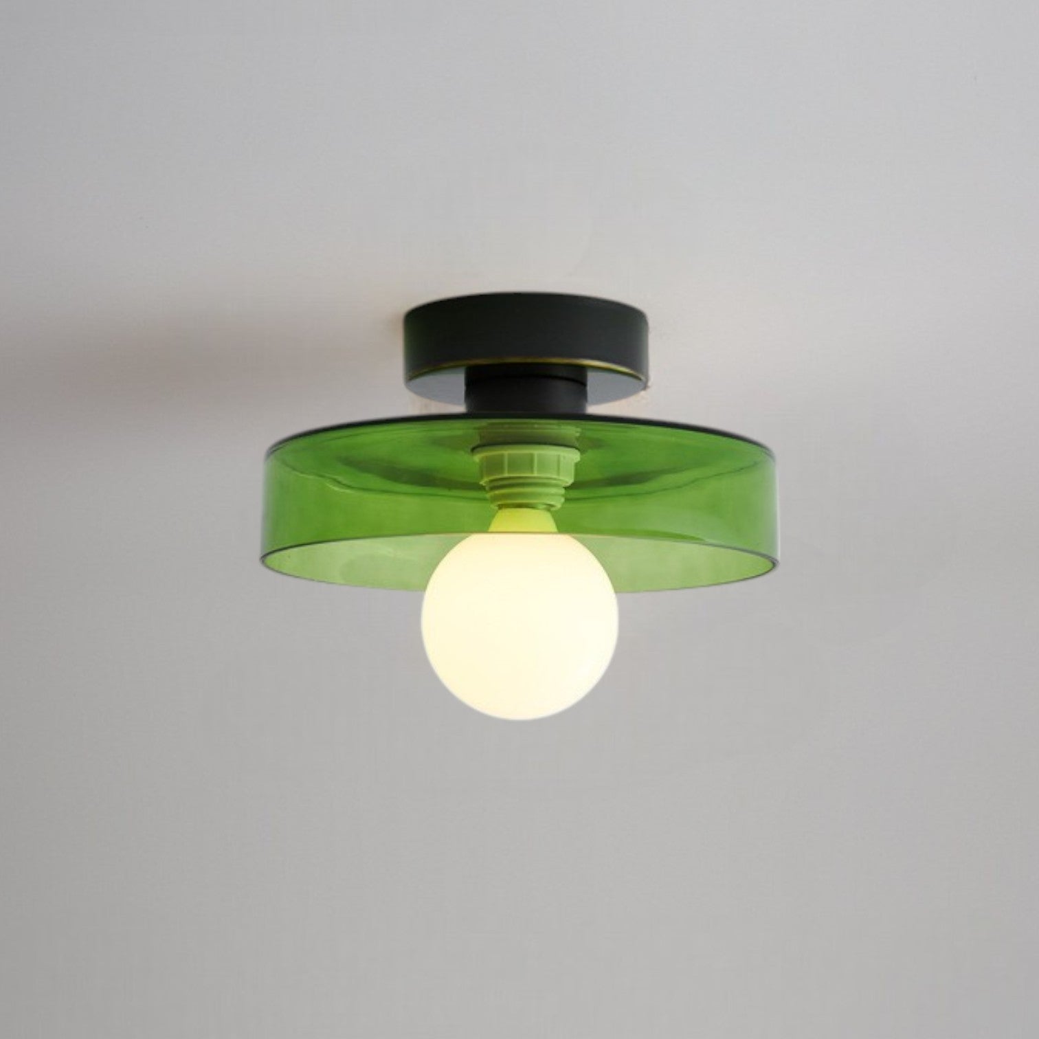 Lampa Sufitowa Nowoczesna z Okrągłym Kloszem i Żarówką Kulistą