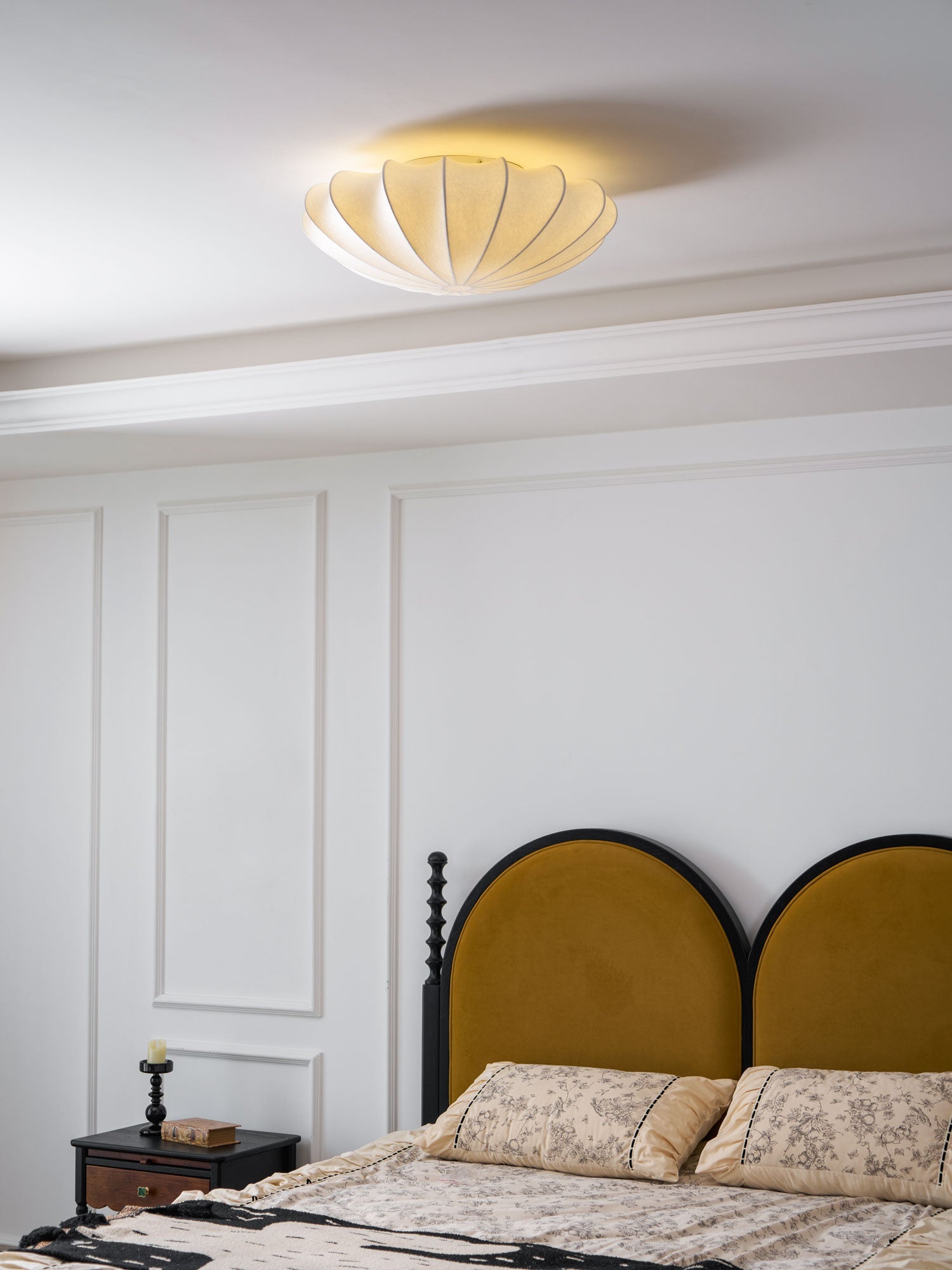 Lampa Sufitowa Retro z Jedwabnym Kloszem w Kształcie Kwiatu