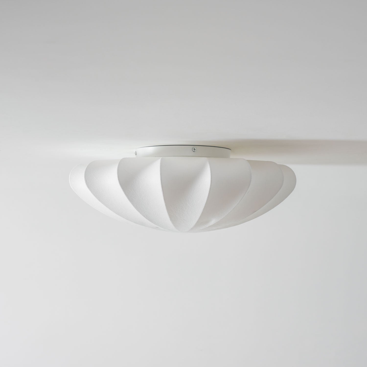 Lampa Sufitowa Retro z Jedwabnym Kloszem w Kształcie Kwiatu