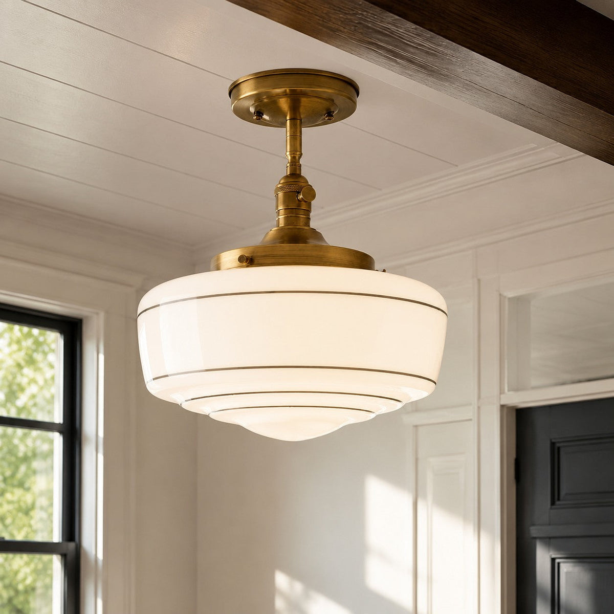 Lampa Sufitowa Retro z Mlecznym Kloszem w Paski na Złotym Stelażu