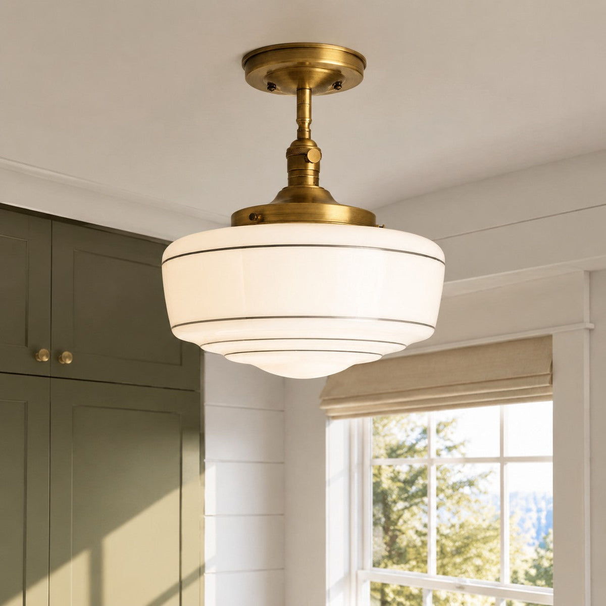 Lampa Sufitowa Retro z Mlecznym Kloszem w Paski na Złotym Stelażu
