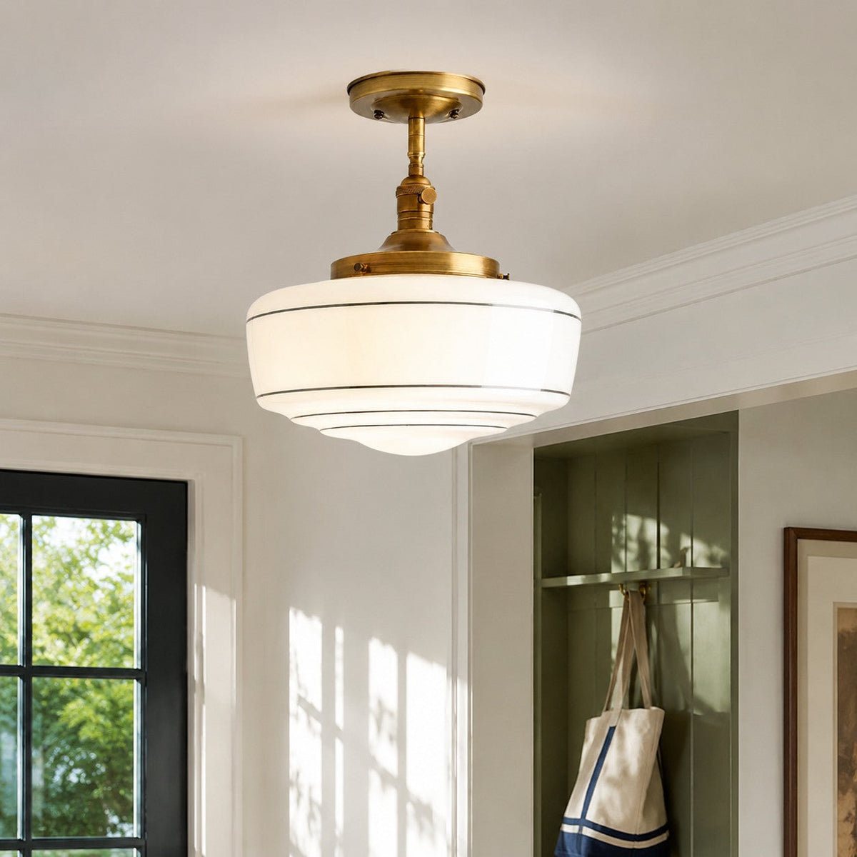 Lampa Sufitowa Retro z Mlecznym Kloszem w Paski na Złotym Stelażu