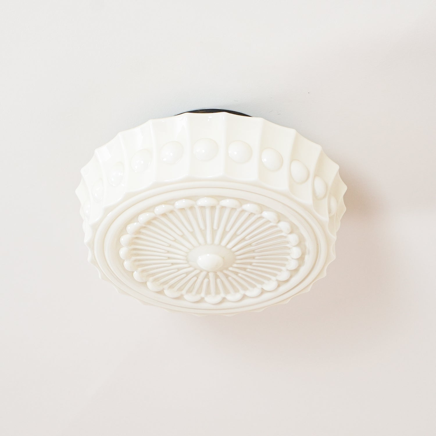 Lampa Sufitowa Retro z Ozdobnym Kloszem Szklanym